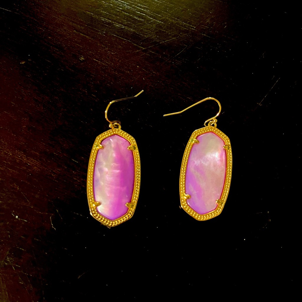 Gorgeous rose gold and purple stone earrings from Kendra Scott